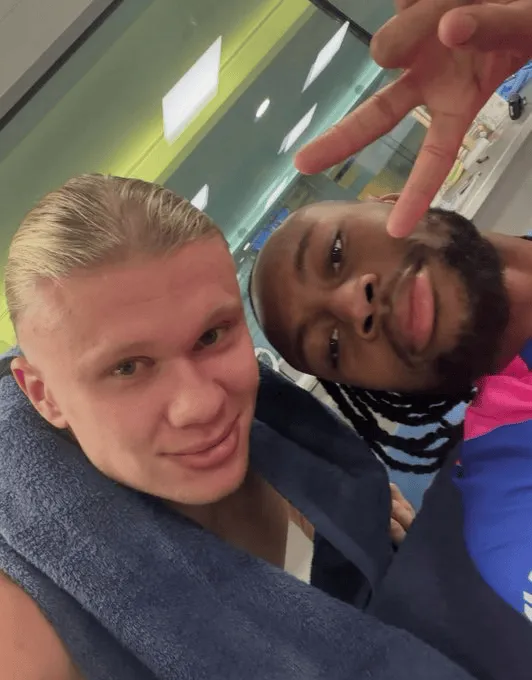 kaiyun sports-将搭档锋线！哈兰德社媒晒与塞梅尼奥合影：欢迎来到曼城