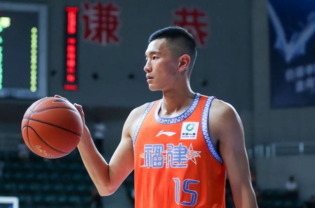 山东男篮热身赛！全新阵容正式亮相，陈林坚确定出战，高诗岩缺席