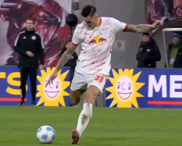 1754741869399081552.png sesko 6.png