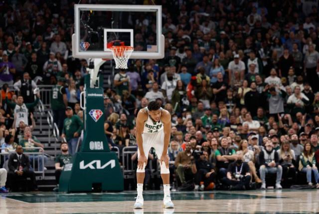 开云娱乐-雄鹿为何打不好第四节？字母哥累了or布登自毁长城