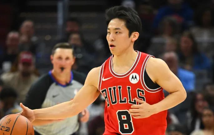 开云娱乐-河村勇辉半场出战7分钟，1中0得到1篮板7助攻1抢断0失误